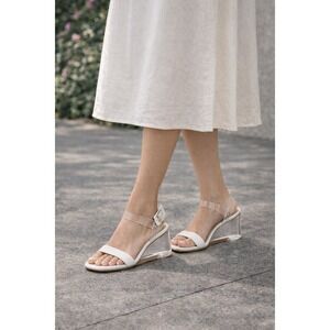 NIB Matiko Clear Strap‎ Mule Sandal White w/ Lucite Heel Size 5.5